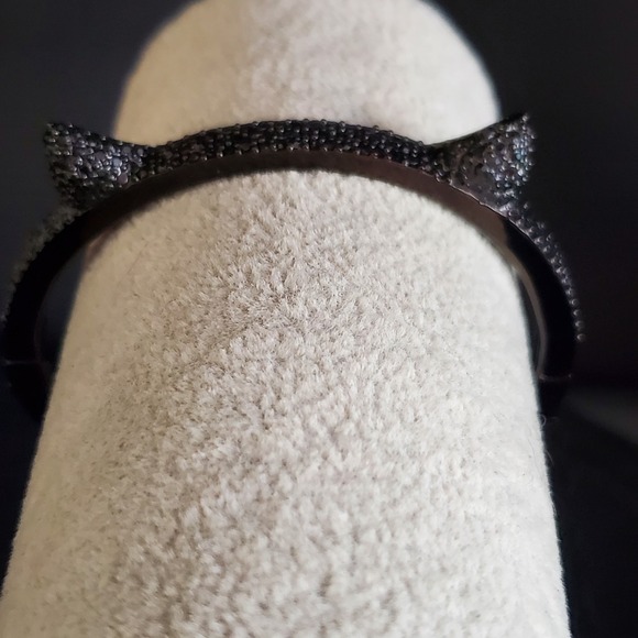 Kate Spade Jazz Things Up Cat Ears Hinged Bangle Black with Pave Crystals Signed - Picture 6 of 9